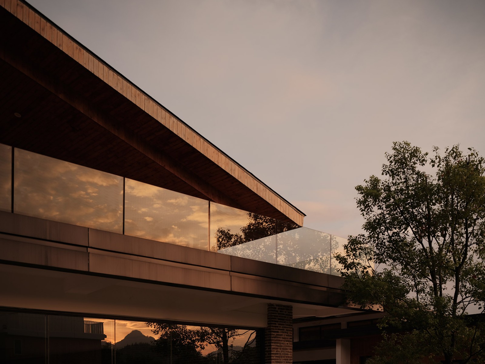 廣東英德·“八畝晴川”度假民宿設計